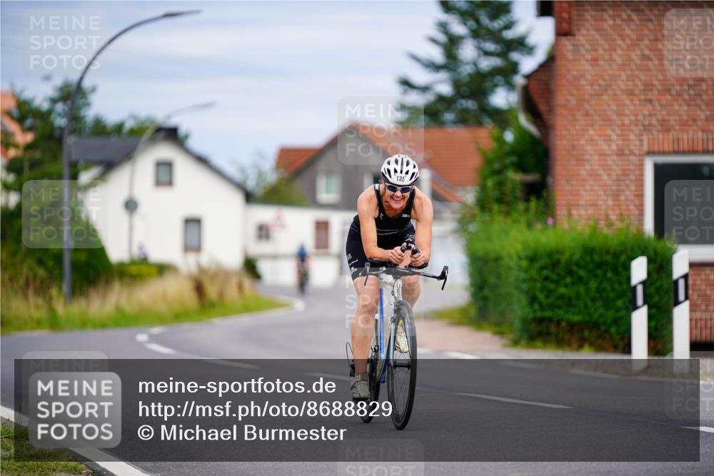 31.08.2025 - Elbe Triathlon Hamburg Michael Burmester http://msf.ph/oto/8688829 31.08.2025 16:01:33 Radfahren  meine-sportfotos.de