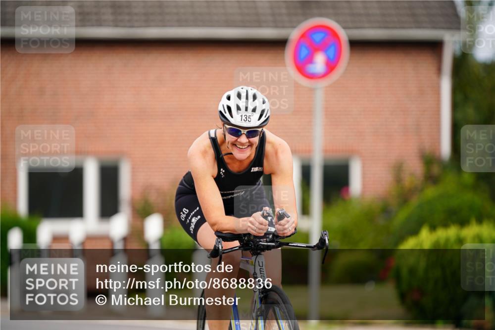 31.08.2025 - Elbe Triathlon Hamburg Michael Burmester http://msf.ph/oto/8688836 31.08.2025 16:01:34 Radfahren  meine-sportfotos.de