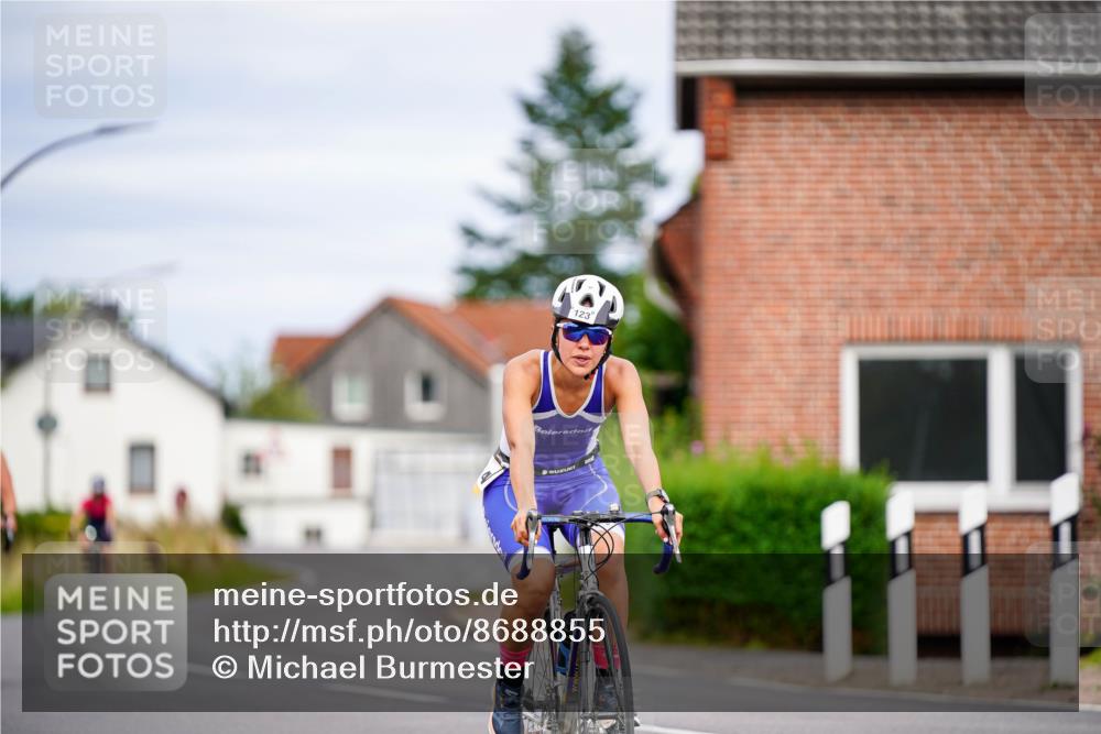 31.08.2025 - Elbe Triathlon Hamburg Michael Burmester http://msf.ph/oto/8688855 31.08.2025 16:02:31 Radfahren  meine-sportfotos.de