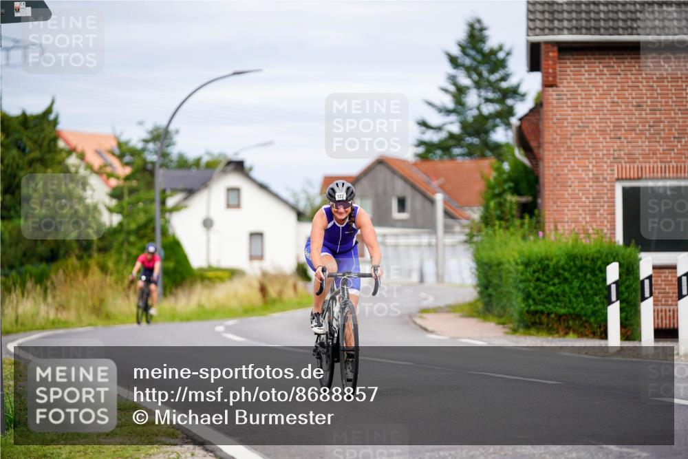 31.08.2025 - Elbe Triathlon Hamburg Michael Burmester http://msf.ph/oto/8688857 31.08.2025 16:02:32 Radfahren  meine-sportfotos.de