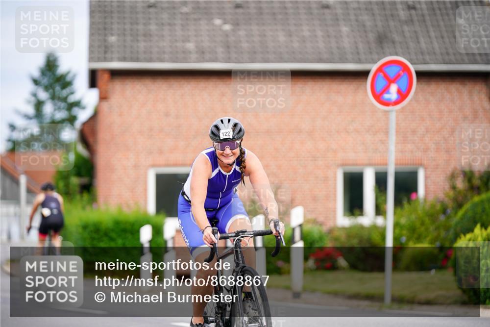 31.08.2025 - Elbe Triathlon Hamburg Michael Burmester http://msf.ph/oto/8688867 31.08.2025 16:02:33 Radfahren  meine-sportfotos.de