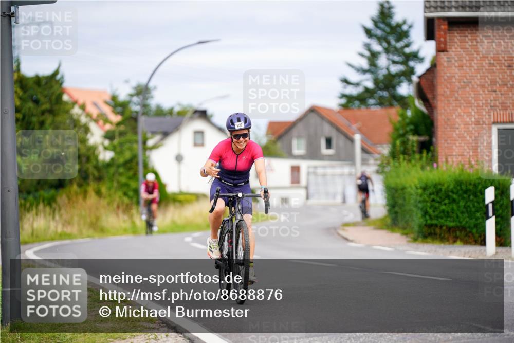 31.08.2025 - Elbe Triathlon Hamburg Michael Burmester http://msf.ph/oto/8688876 31.08.2025 16:02:38 Radfahren  meine-sportfotos.de