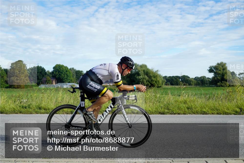 31.08.2025 - Elbe Triathlon Hamburg Michael Burmester http://msf.ph/oto/8688877 31.08.2025 09:11:53 Radfahren 233, 318, 320, 348, 443, 451, 453 meine-sportfotos.de