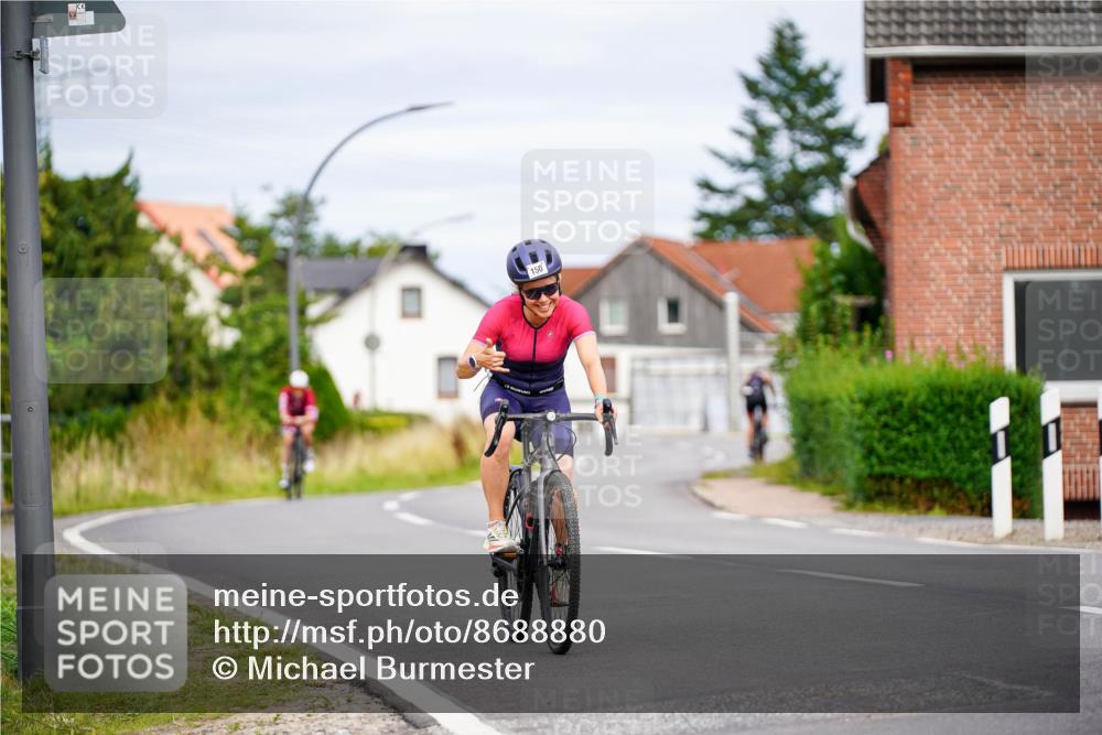 31.08.2025 - Elbe Triathlon Hamburg Michael Burmester http://msf.ph/oto/8688880 31.08.2025 16:02:38 Radfahren  meine-sportfotos.de