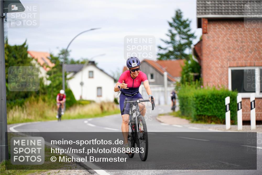 31.08.2025 - Elbe Triathlon Hamburg Michael Burmester http://msf.ph/oto/8688883 31.08.2025 16:02:38 Radfahren  meine-sportfotos.de