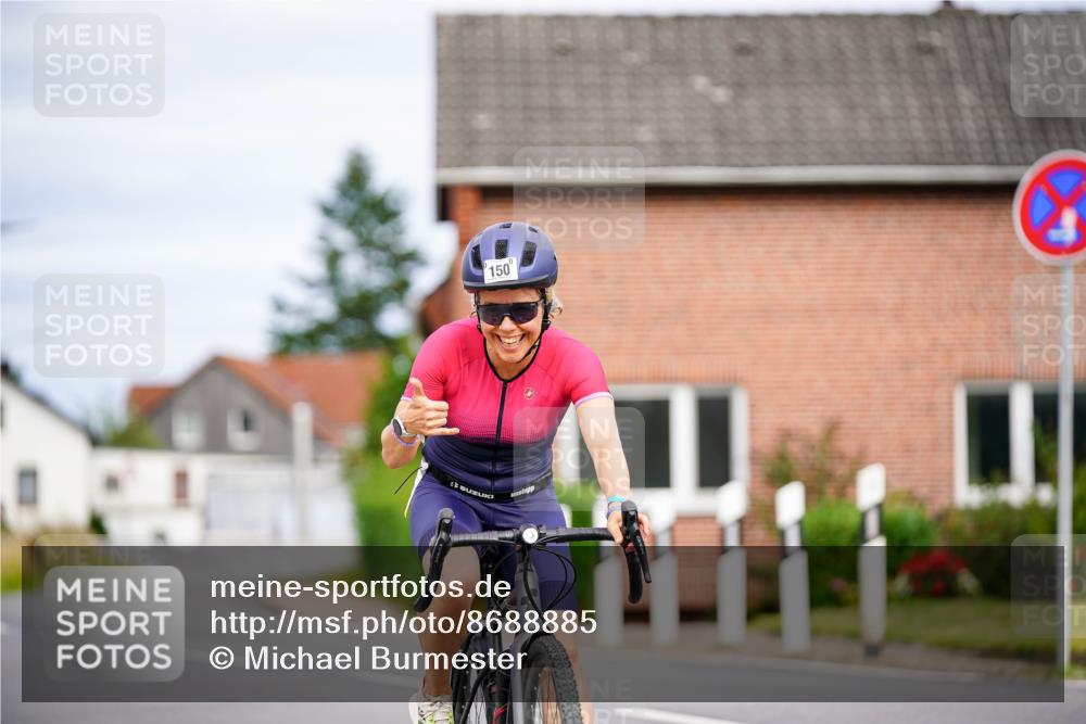 31.08.2025 - Elbe Triathlon Hamburg Michael Burmester http://msf.ph/oto/8688885 31.08.2025 16:02:39 Radfahren  meine-sportfotos.de