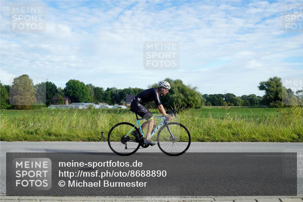 31.08.2025 - Elbe Triathlon Hamburg Michael Burmester http://msf.ph/oto/8688890 31.08.2025 09:12:02 Radfahren 224, 301, 347, 366, 443, 453 meine-sportfotos.de