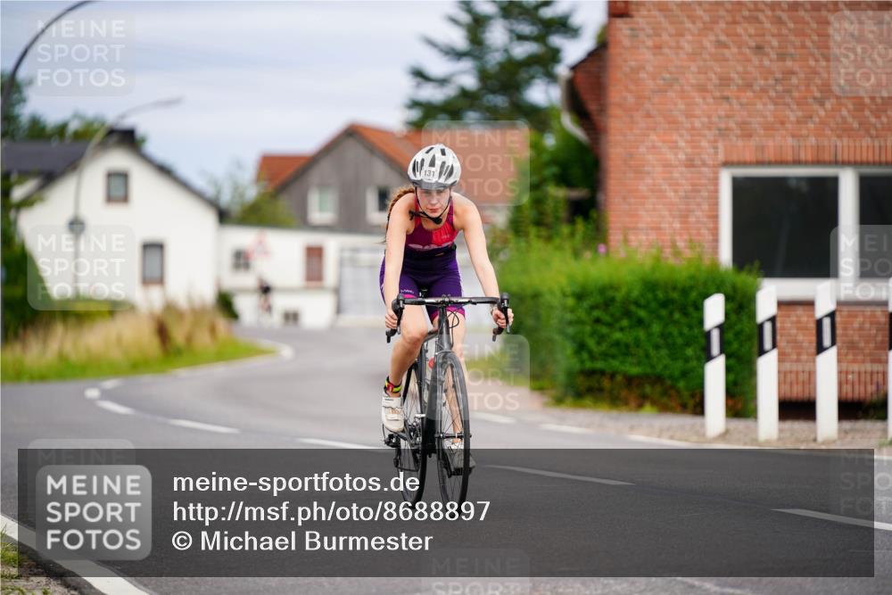 31.08.2025 - Elbe Triathlon Hamburg Michael Burmester http://msf.ph/oto/8688897 31.08.2025 16:02:53 Radfahren  meine-sportfotos.de
