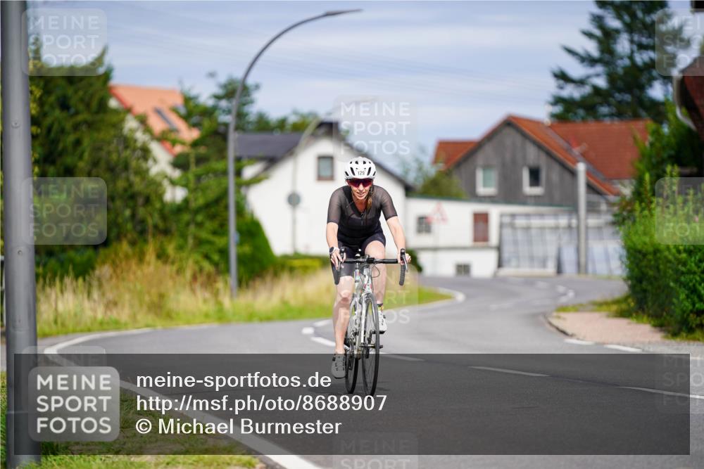 31.08.2025 - Elbe Triathlon Hamburg Michael Burmester http://msf.ph/oto/8688907 31.08.2025 16:03:34 Radfahren  meine-sportfotos.de