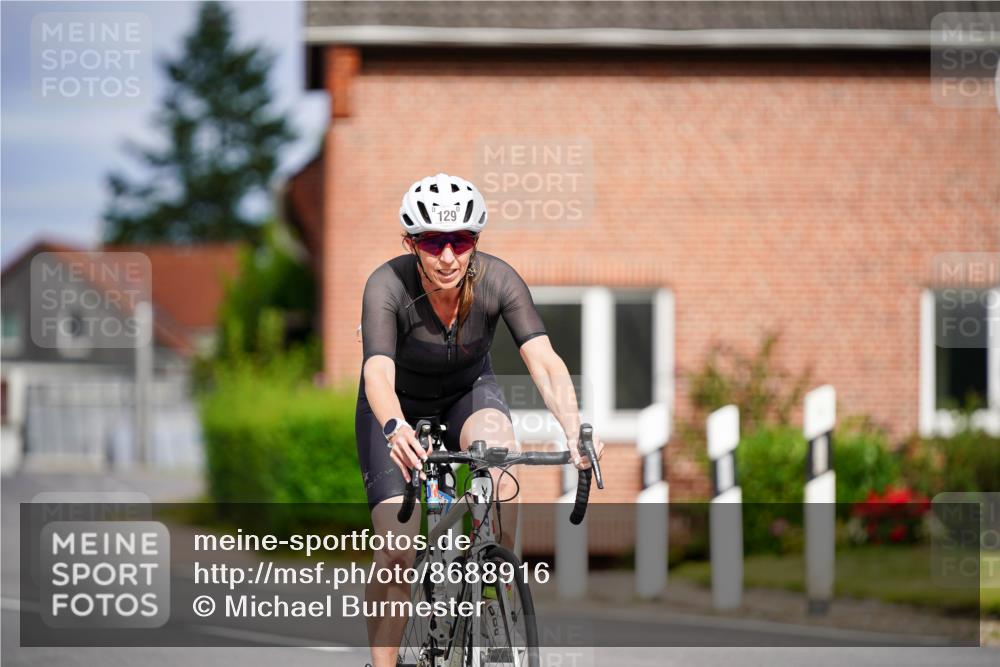 31.08.2025 - Elbe Triathlon Hamburg Michael Burmester http://msf.ph/oto/8688916 31.08.2025 16:03:36 Radfahren  meine-sportfotos.de