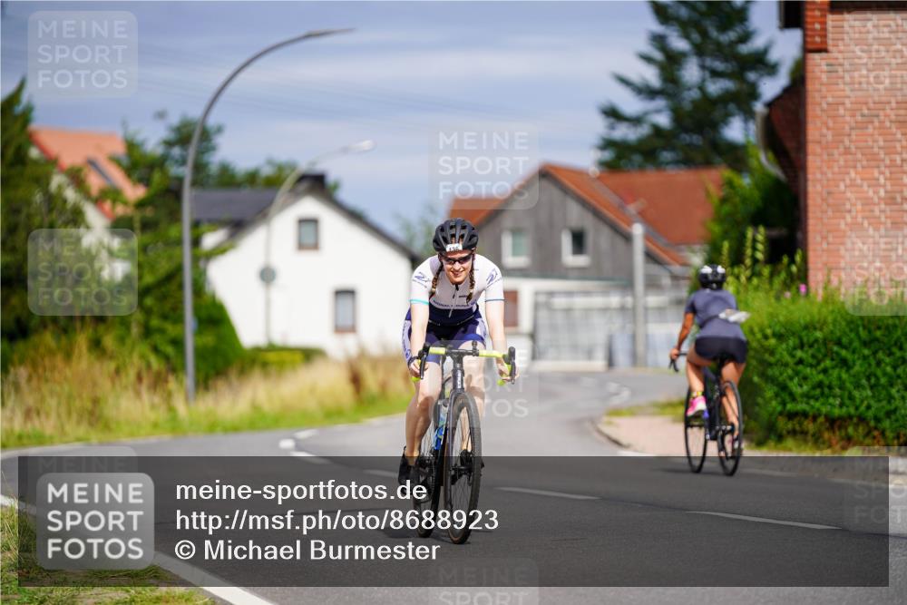 31.08.2025 - Elbe Triathlon Hamburg Michael Burmester http://msf.ph/oto/8688923 31.08.2025 16:03:56 Radfahren  meine-sportfotos.de