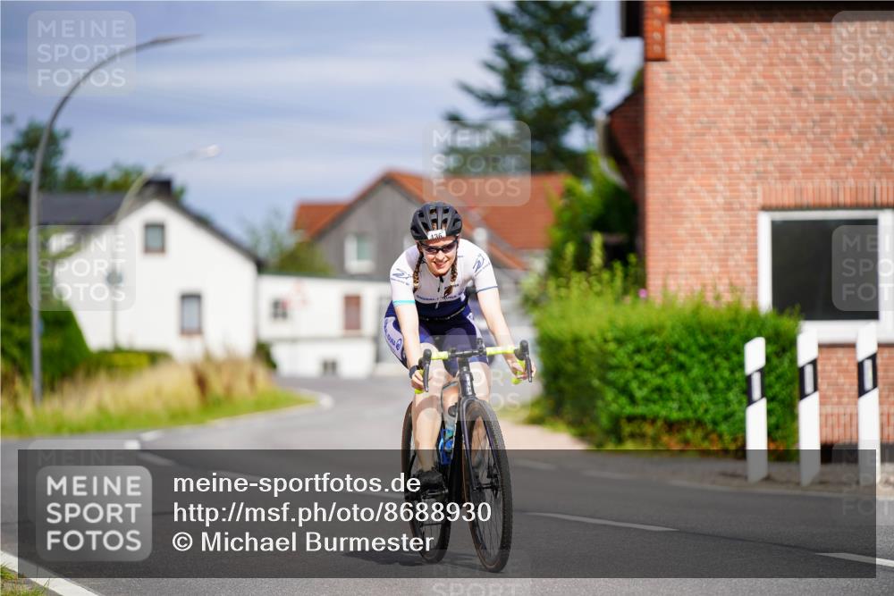 31.08.2025 - Elbe Triathlon Hamburg Michael Burmester http://msf.ph/oto/8688930 31.08.2025 16:03:56 Radfahren  meine-sportfotos.de