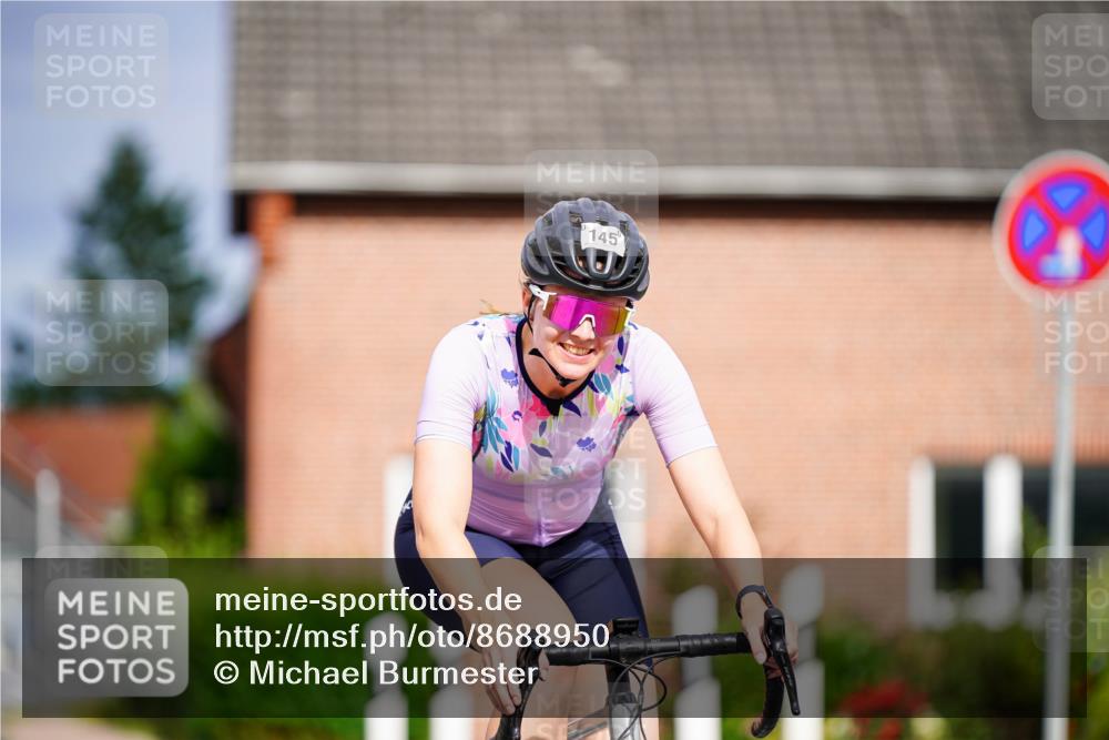 31.08.2025 - Elbe Triathlon Hamburg Michael Burmester http://msf.ph/oto/8688950 31.08.2025 16:04:12 Radfahren  meine-sportfotos.de