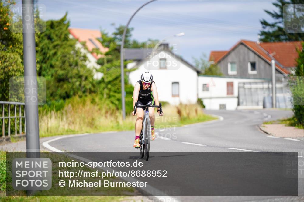 31.08.2025 - Elbe Triathlon Hamburg Michael Burmester http://msf.ph/oto/8688952 31.08.2025 16:04:21 Radfahren  meine-sportfotos.de