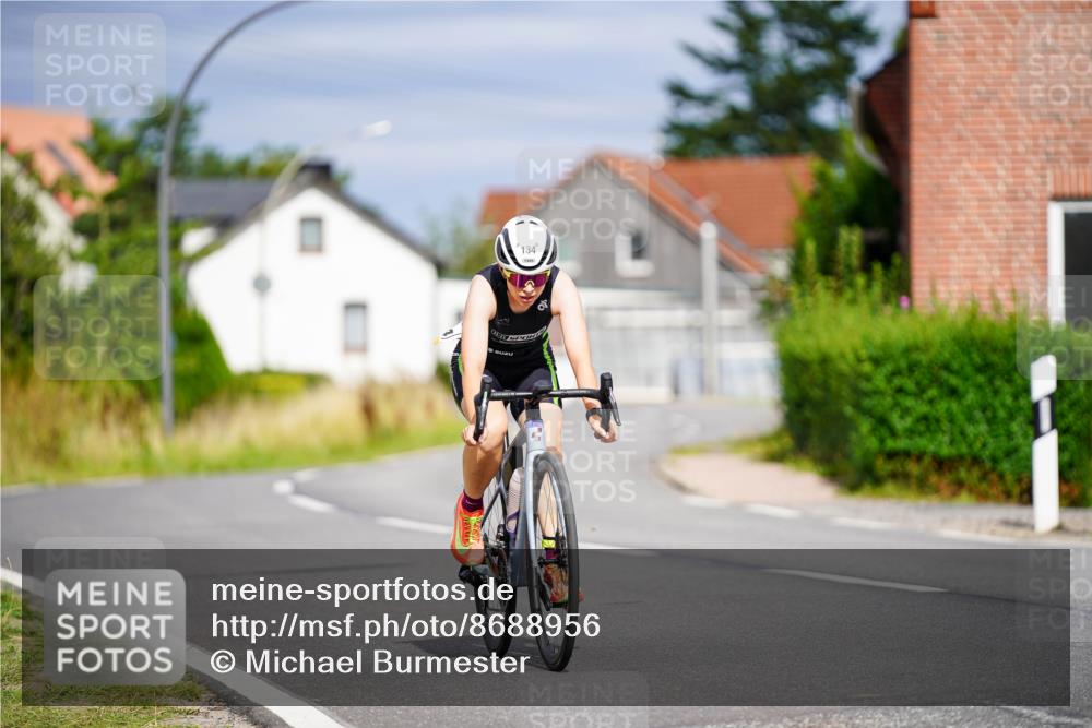 31.08.2025 - Elbe Triathlon Hamburg Michael Burmester http://msf.ph/oto/8688956 31.08.2025 16:04:22 Radfahren  meine-sportfotos.de