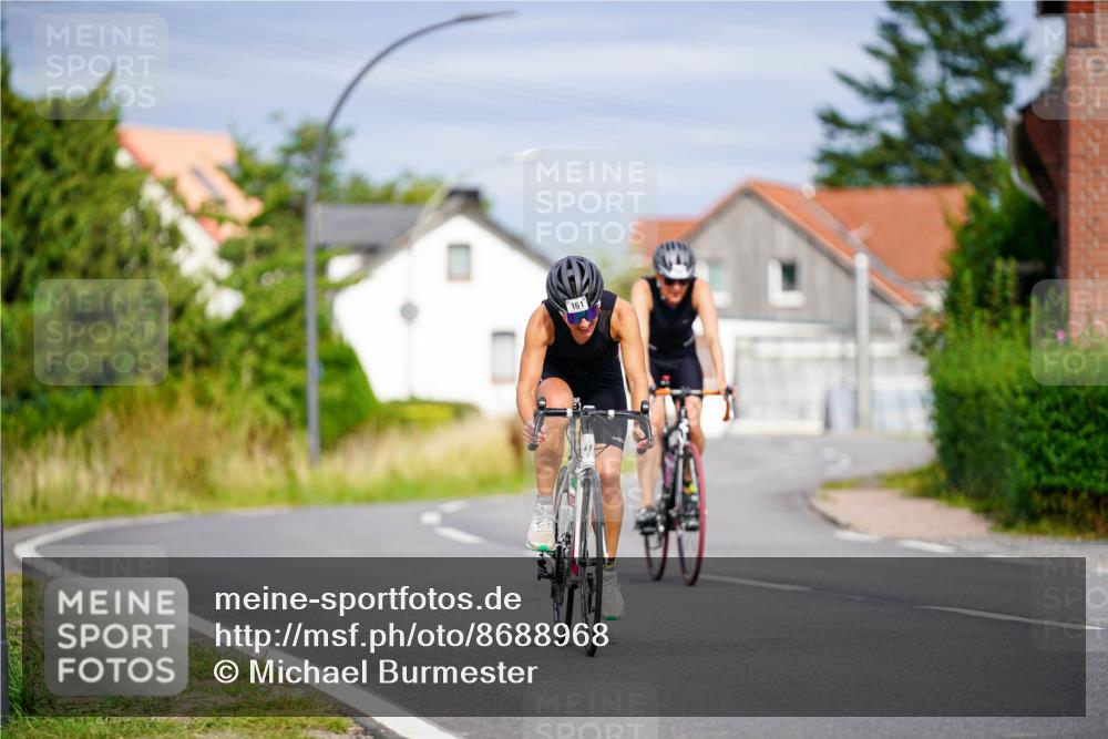 31.08.2025 - Elbe Triathlon Hamburg Michael Burmester http://msf.ph/oto/8688968 31.08.2025 16:04:39 Radfahren  meine-sportfotos.de