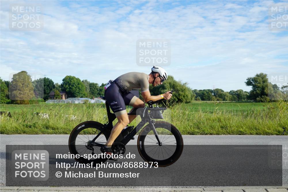 31.08.2025 - Elbe Triathlon Hamburg Michael Burmester http://msf.ph/oto/8688973 31.08.2025 09:13:41 Radfahren 190, 197, 322, 467 meine-sportfotos.de