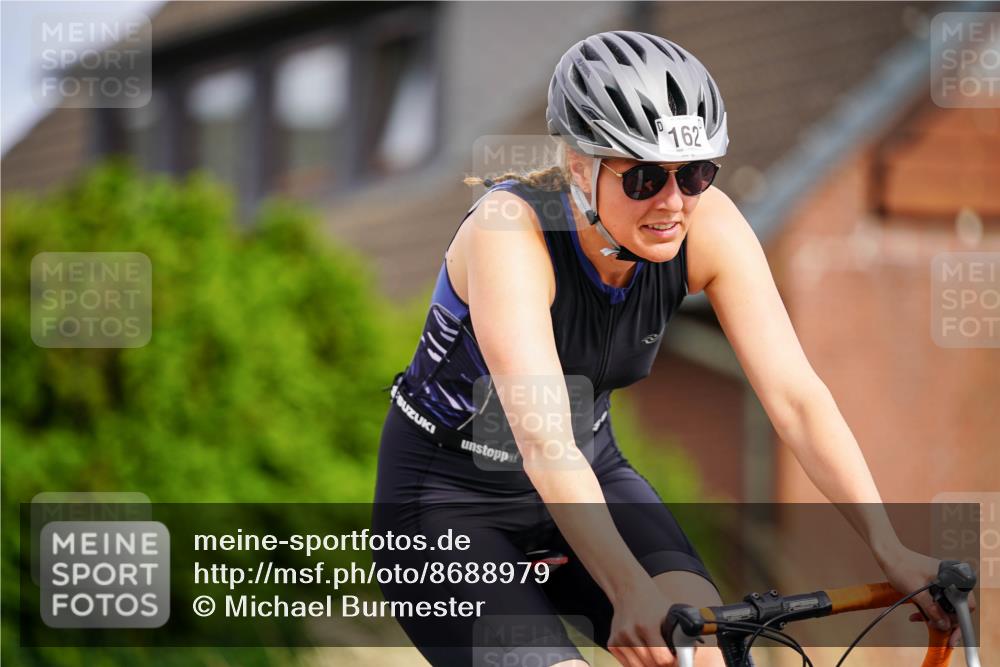 31.08.2025 - Elbe Triathlon Hamburg Michael Burmester http://msf.ph/oto/8688979 31.08.2025 16:04:41 Radfahren  meine-sportfotos.de