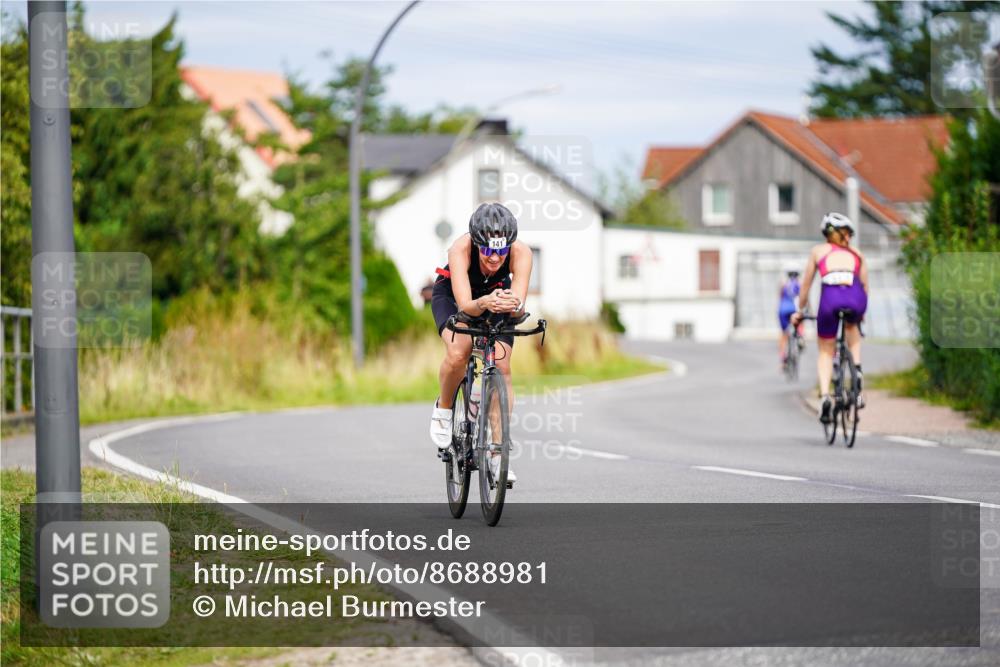 31.08.2025 - Elbe Triathlon Hamburg Michael Burmester http://msf.ph/oto/8688981 31.08.2025 16:05:07 Radfahren  meine-sportfotos.de