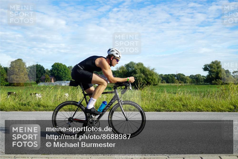 31.08.2025 - Elbe Triathlon Hamburg Michael Burmester http://msf.ph/oto/8688987 31.08.2025 09:13:56 Radfahren 221, 414, 533, 551 meine-sportfotos.de