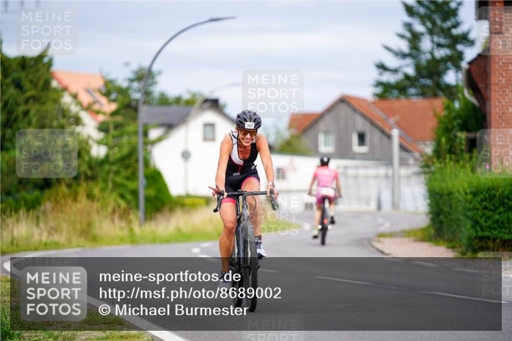 31.08.2025 - Elbe Triathlon Hamburg Michael Burmester http://msf.ph/oto/8689002 31.08.2025 16:05:23 Radfahren  meine-sportfotos.de