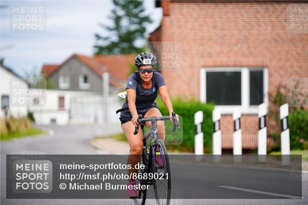 31.08.2025 - Elbe Triathlon Hamburg Michael Burmester http://msf.ph/oto/8689021 31.08.2025 16:07:02 Radfahren  meine-sportfotos.de
