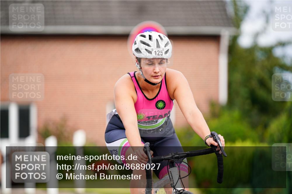 31.08.2025 - Elbe Triathlon Hamburg Michael Burmester http://msf.ph/oto/8689027 31.08.2025 16:07:22 Radfahren  meine-sportfotos.de