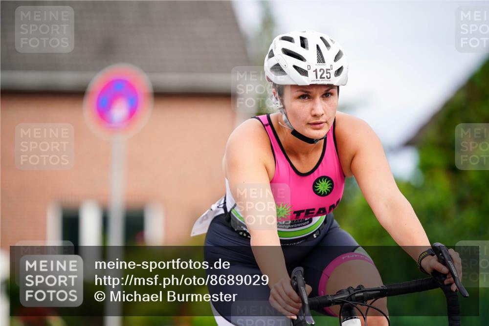 31.08.2025 - Elbe Triathlon Hamburg Michael Burmester http://msf.ph/oto/8689029 31.08.2025 16:07:22 Radfahren  meine-sportfotos.de