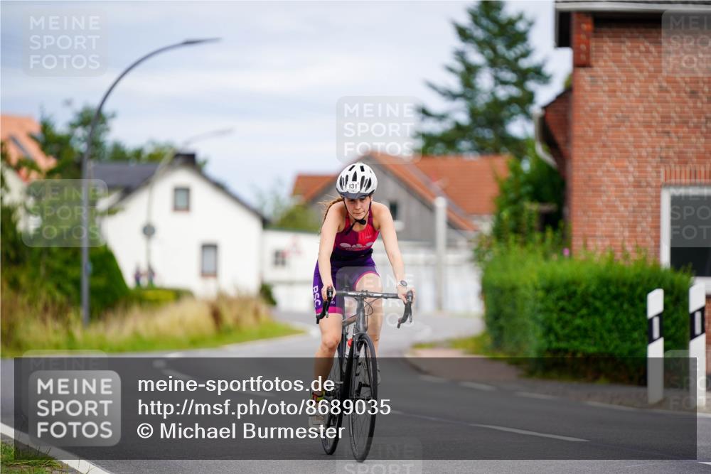 31.08.2025 - Elbe Triathlon Hamburg Michael Burmester http://msf.ph/oto/8689035 31.08.2025 16:07:50 Radfahren  meine-sportfotos.de