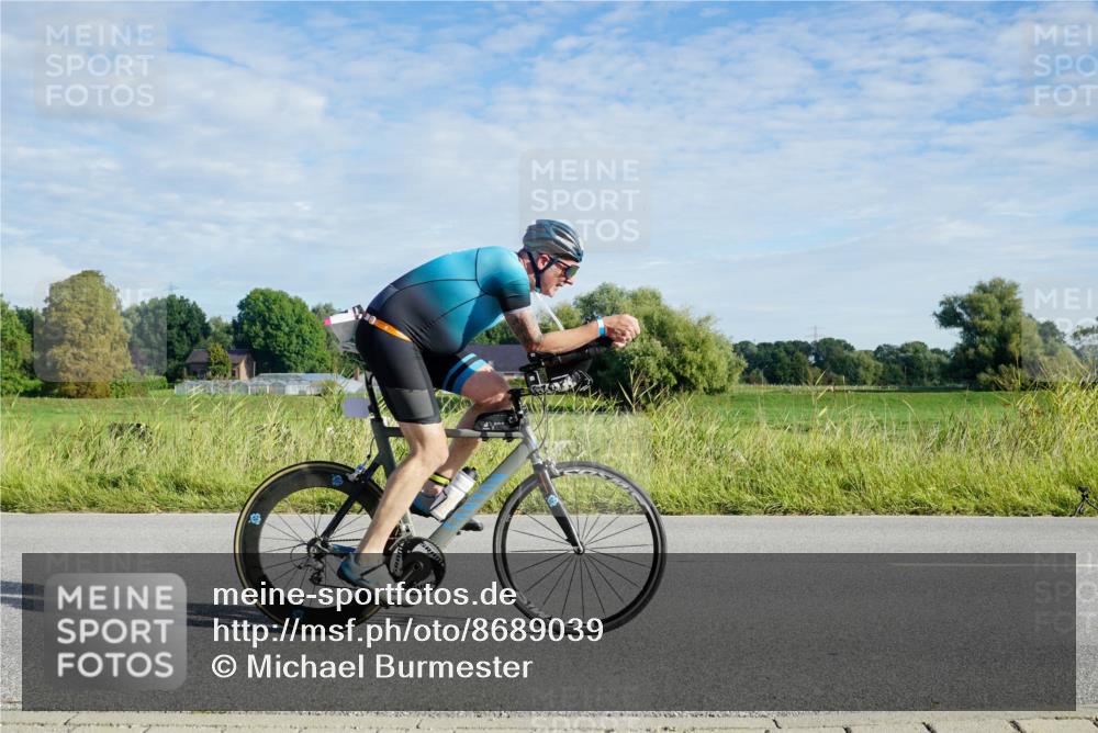 31.08.2025 - Elbe Triathlon Hamburg Michael Burmester http://msf.ph/oto/8689039 31.08.2025 09:14:51 Radfahren 354, 377 meine-sportfotos.de