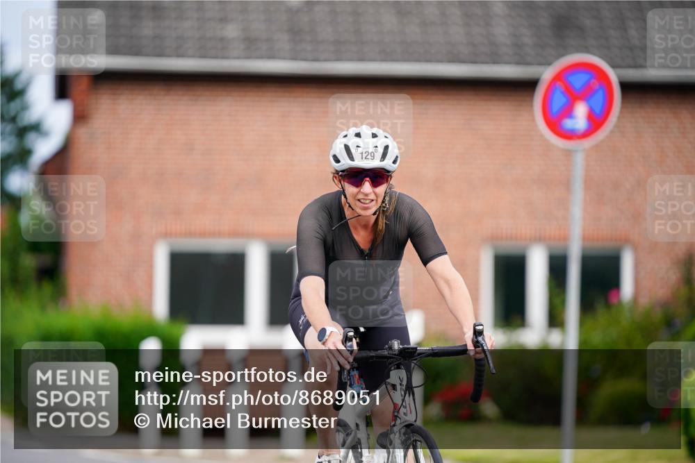 31.08.2025 - Elbe Triathlon Hamburg Michael Burmester http://msf.ph/oto/8689051 31.08.2025 16:08:28 Radfahren  meine-sportfotos.de