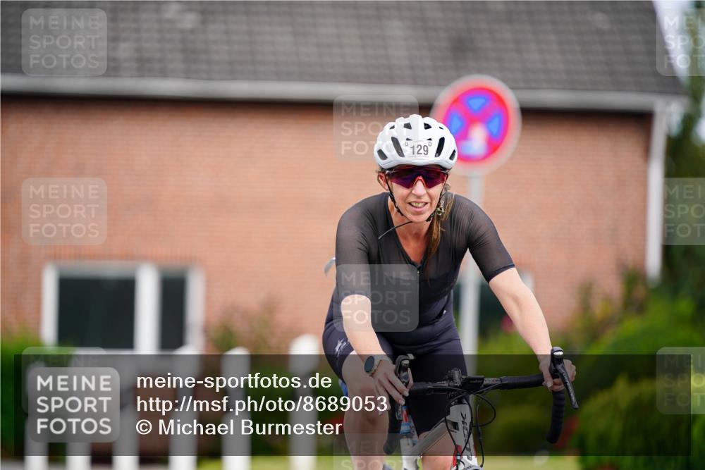 31.08.2025 - Elbe Triathlon Hamburg Michael Burmester http://msf.ph/oto/8689053 31.08.2025 16:08:28 Radfahren  meine-sportfotos.de
