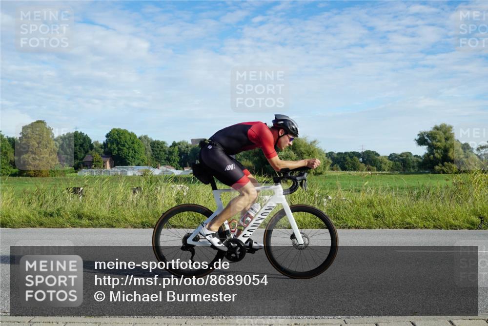 31.08.2025 - Elbe Triathlon Hamburg Michael Burmester http://msf.ph/oto/8689054 31.08.2025 09:15:13 Radfahren 274, 291, 333, 359 meine-sportfotos.de
