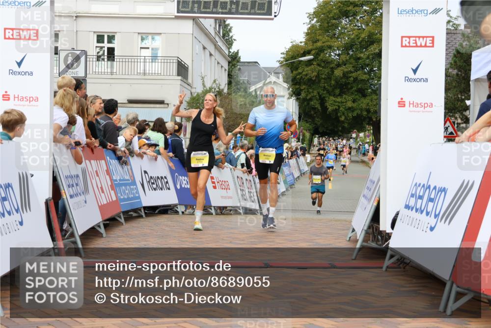 31.08.2025 - 21. Blankeneser Heldenlauf Strokosch-Dieckow http://msf.ph/oto/8689055 31.08.2025 10:28:41 Ziel 2727, 2697, 2700, 2351, 2687 meine-sportfotos.de