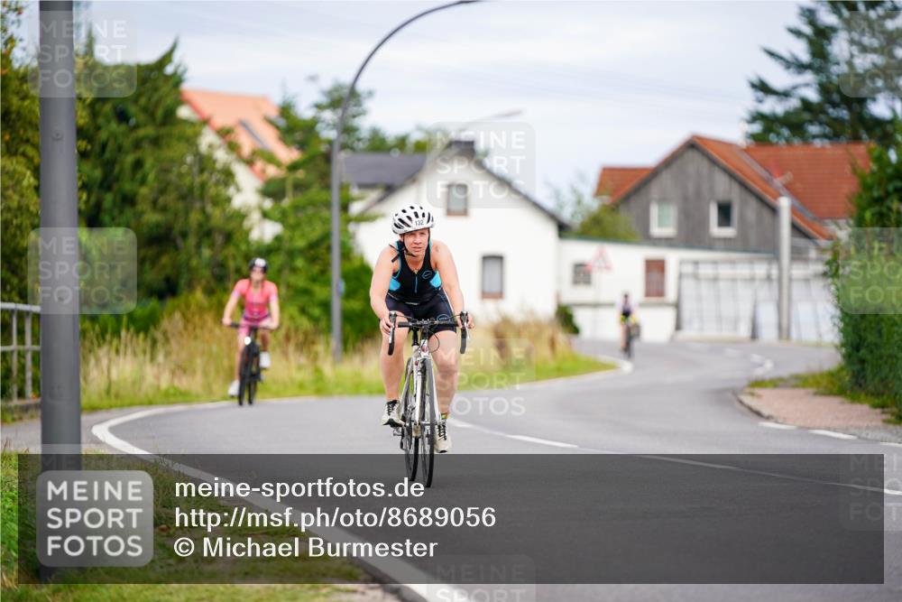 31.08.2025 - Elbe Triathlon Hamburg Michael Burmester http://msf.ph/oto/8689056 31.08.2025 16:08:35 Radfahren  meine-sportfotos.de