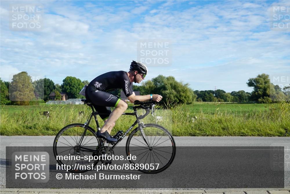 31.08.2025 - Elbe Triathlon Hamburg Michael Burmester http://msf.ph/oto/8689057 31.08.2025 09:15:14 Radfahren 274, 290, 333, 359 meine-sportfotos.de