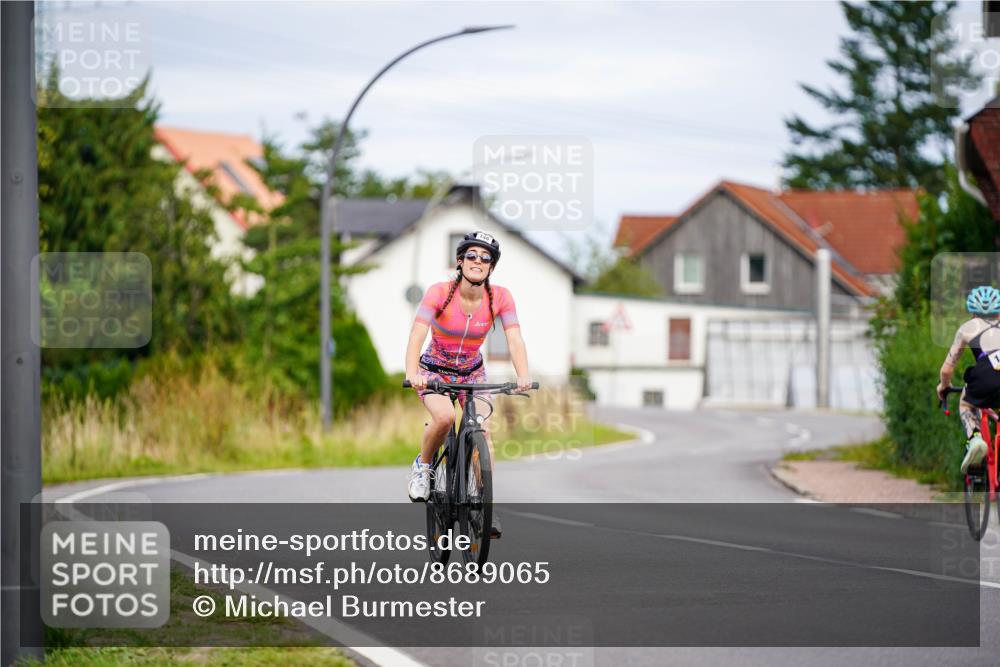 31.08.2025 - Elbe Triathlon Hamburg Michael Burmester http://msf.ph/oto/8689065 31.08.2025 16:08:39 Radfahren  meine-sportfotos.de