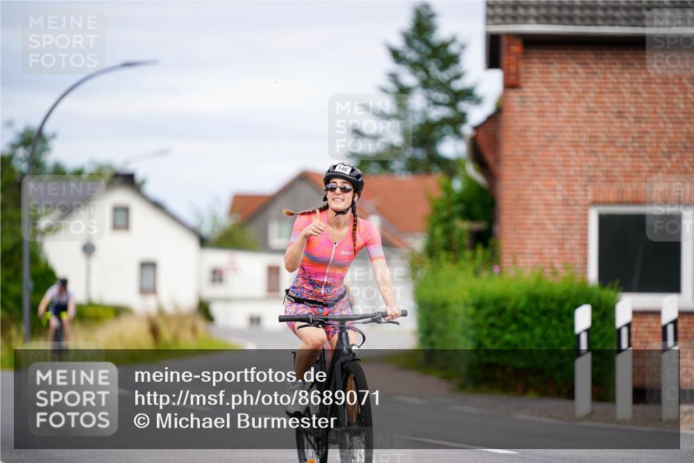 31.08.2025 - Elbe Triathlon Hamburg Michael Burmester http://msf.ph/oto/8689071 31.08.2025 16:08:40 Radfahren  meine-sportfotos.de