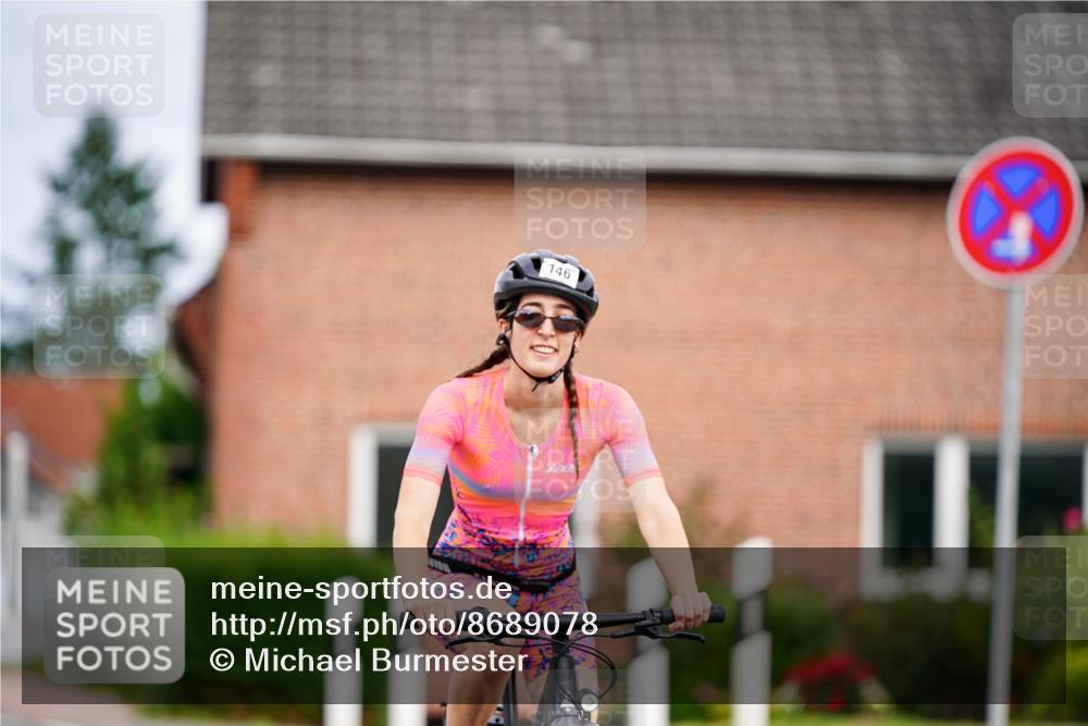 31.08.2025 - Elbe Triathlon Hamburg Michael Burmester http://msf.ph/oto/8689078 31.08.2025 16:08:41 Radfahren  meine-sportfotos.de