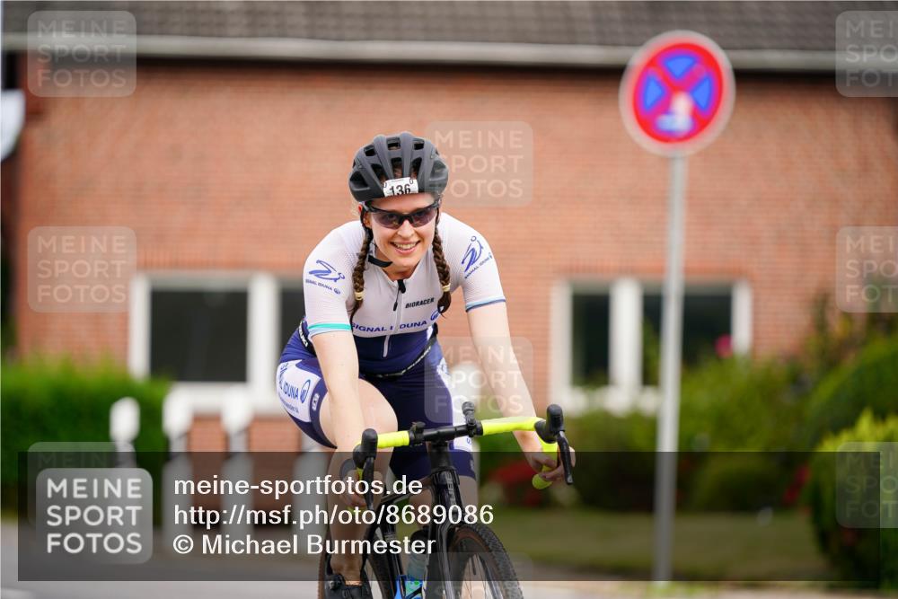 31.08.2025 - Elbe Triathlon Hamburg Michael Burmester http://msf.ph/oto/8689086 31.08.2025 16:08:46 Radfahren  meine-sportfotos.de