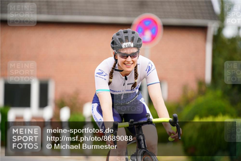 31.08.2025 - Elbe Triathlon Hamburg Michael Burmester http://msf.ph/oto/8689088 31.08.2025 16:08:47 Radfahren  meine-sportfotos.de