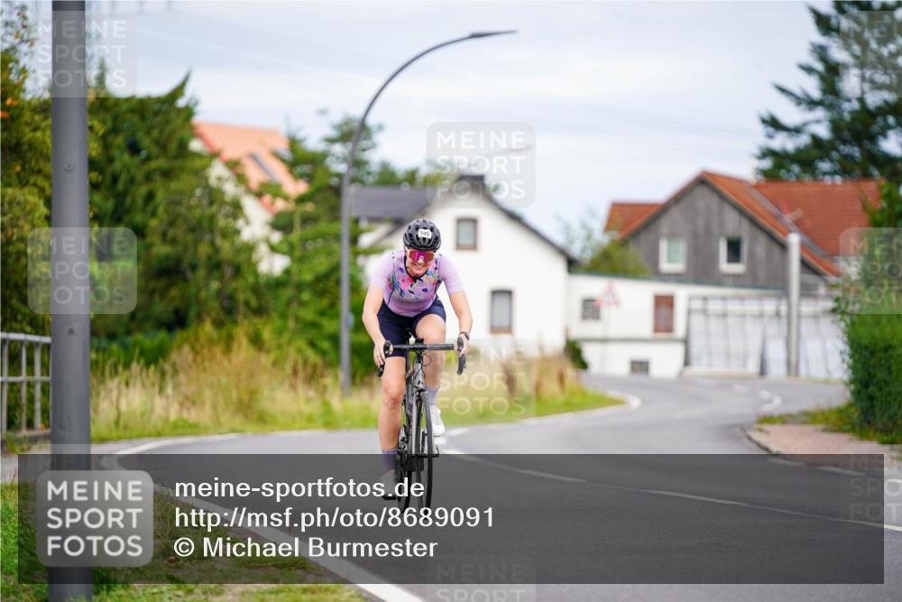 31.08.2025 - Elbe Triathlon Hamburg Michael Burmester http://msf.ph/oto/8689091 31.08.2025 16:08:55 Radfahren  meine-sportfotos.de