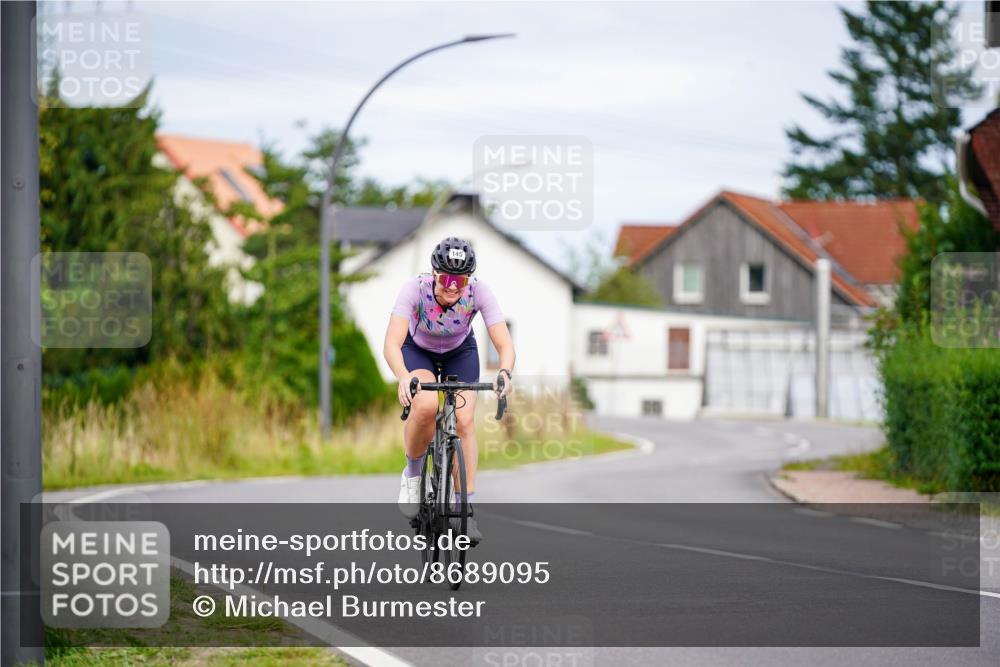 31.08.2025 - Elbe Triathlon Hamburg Michael Burmester http://msf.ph/oto/8689095 31.08.2025 16:08:55 Radfahren  meine-sportfotos.de