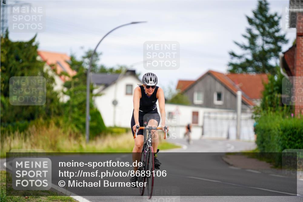 31.08.2025 - Elbe Triathlon Hamburg Michael Burmester http://msf.ph/oto/8689106 31.08.2025 16:09:15 Radfahren  meine-sportfotos.de