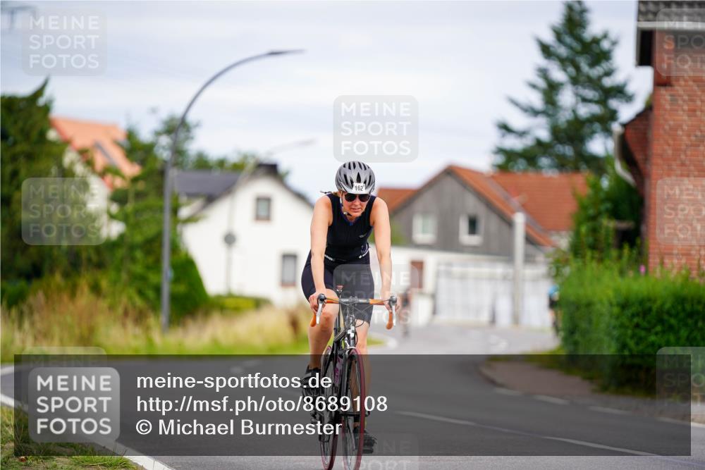 31.08.2025 - Elbe Triathlon Hamburg Michael Burmester http://msf.ph/oto/8689108 31.08.2025 16:09:15 Radfahren  meine-sportfotos.de