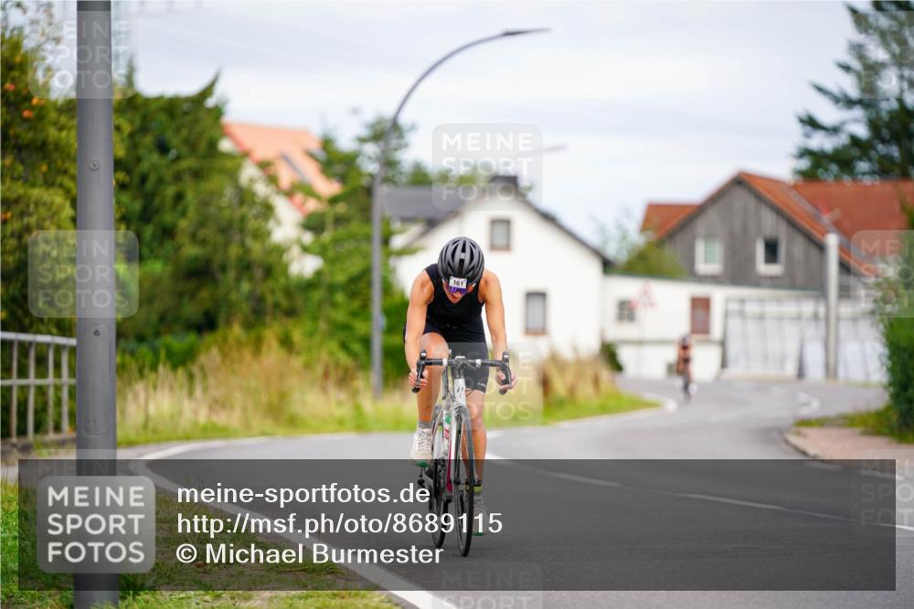 31.08.2025 - Elbe Triathlon Hamburg Michael Burmester http://msf.ph/oto/8689115 31.08.2025 16:09:24 Radfahren  meine-sportfotos.de