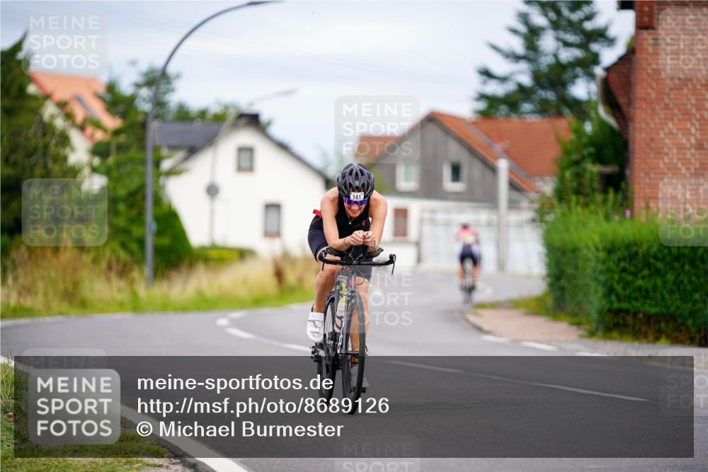 31.08.2025 - Elbe Triathlon Hamburg Michael Burmester http://msf.ph/oto/8689126 31.08.2025 16:09:33 Radfahren  meine-sportfotos.de