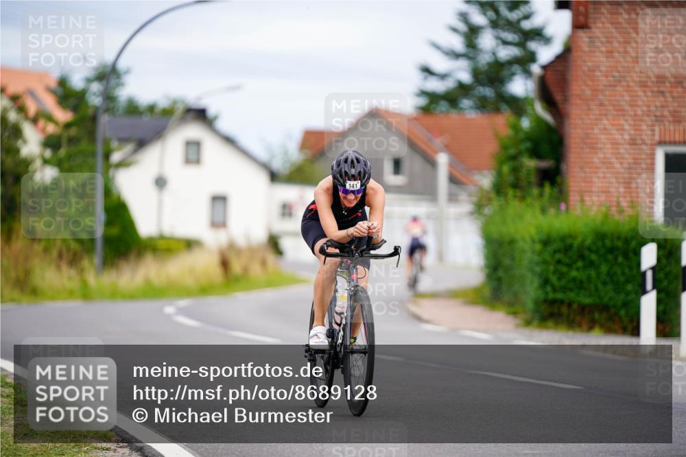 31.08.2025 - Elbe Triathlon Hamburg Michael Burmester http://msf.ph/oto/8689128 31.08.2025 16:09:34 Radfahren  meine-sportfotos.de