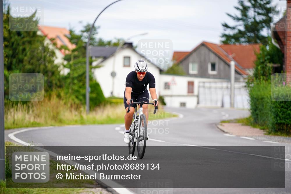 31.08.2025 - Elbe Triathlon Hamburg Michael Burmester http://msf.ph/oto/8689134 31.08.2025 16:10:00 Radfahren  meine-sportfotos.de