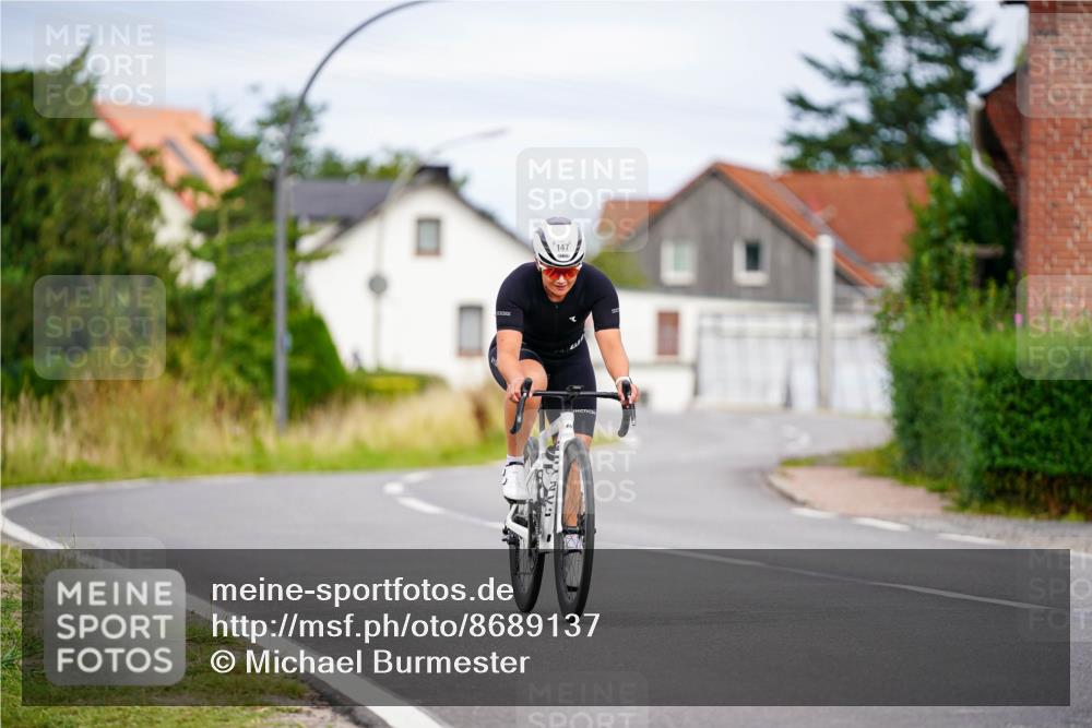 31.08.2025 - Elbe Triathlon Hamburg Michael Burmester http://msf.ph/oto/8689137 31.08.2025 16:10:00 Radfahren  meine-sportfotos.de